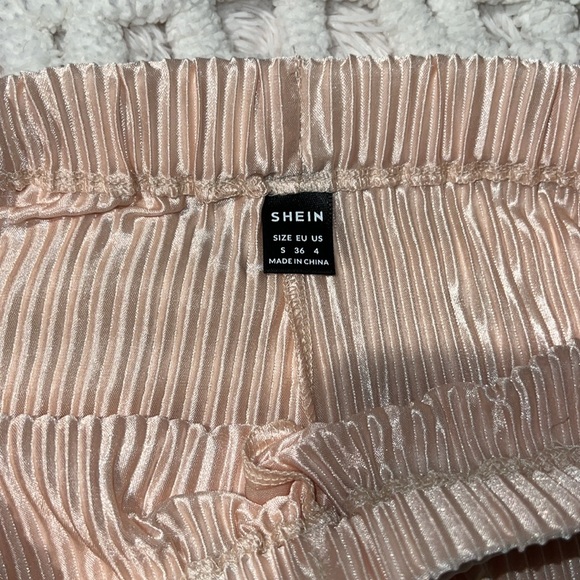 (S) SHEIN Flowy Beach Pants - Picture 6 of 7